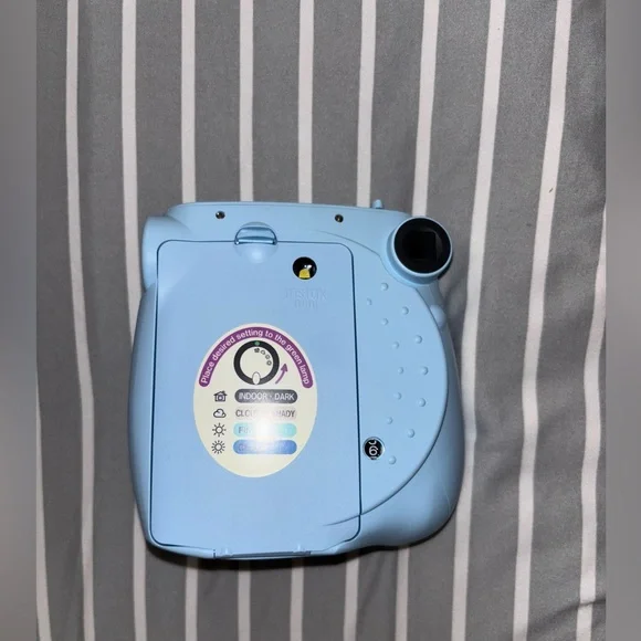 Instax Mini 7S w/ matching protective carrying case includes